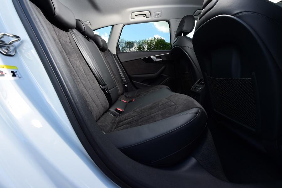 Интерьер Audi A4 Allroad 2.0 TDI Quattro (B9) 2016 года  (UK) (фото 19 из 20)